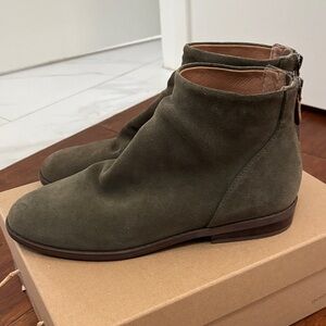 Kenneth Cole booties size 7.5
